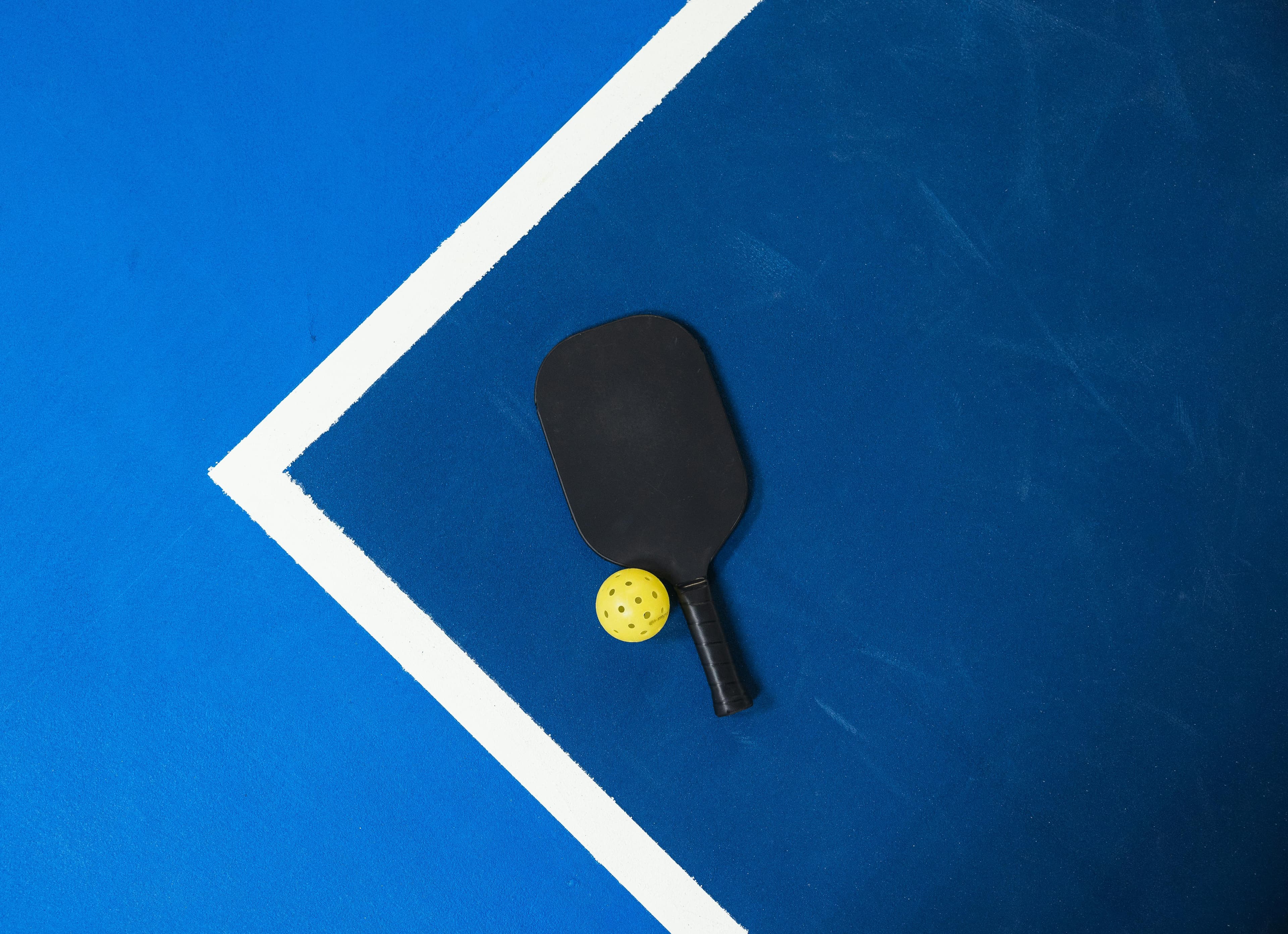 The Best Pickleball Paddles of 2025: A Comprehensive Review for Canadian Enthusiasts
